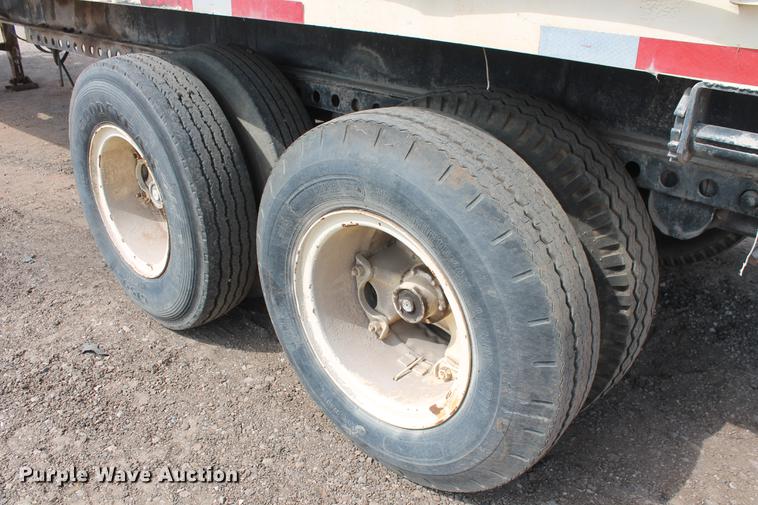 image for item DB0236 1974 Fontaine flatbed trailer