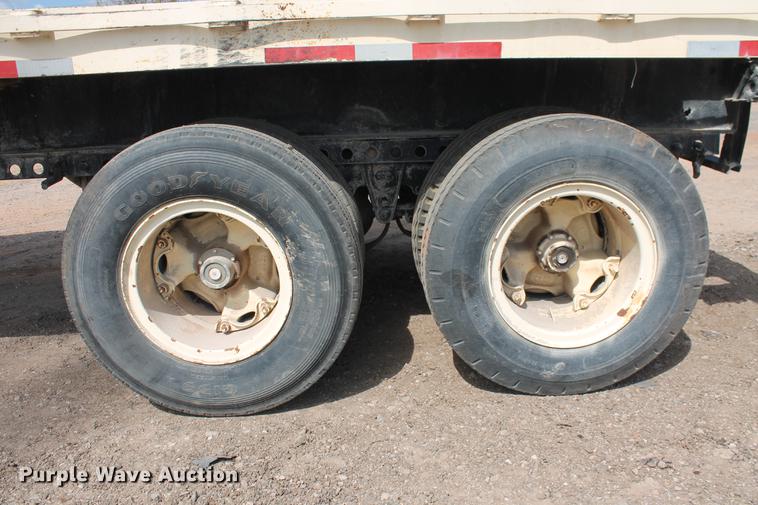image for item DB0236 1974 Fontaine flatbed trailer