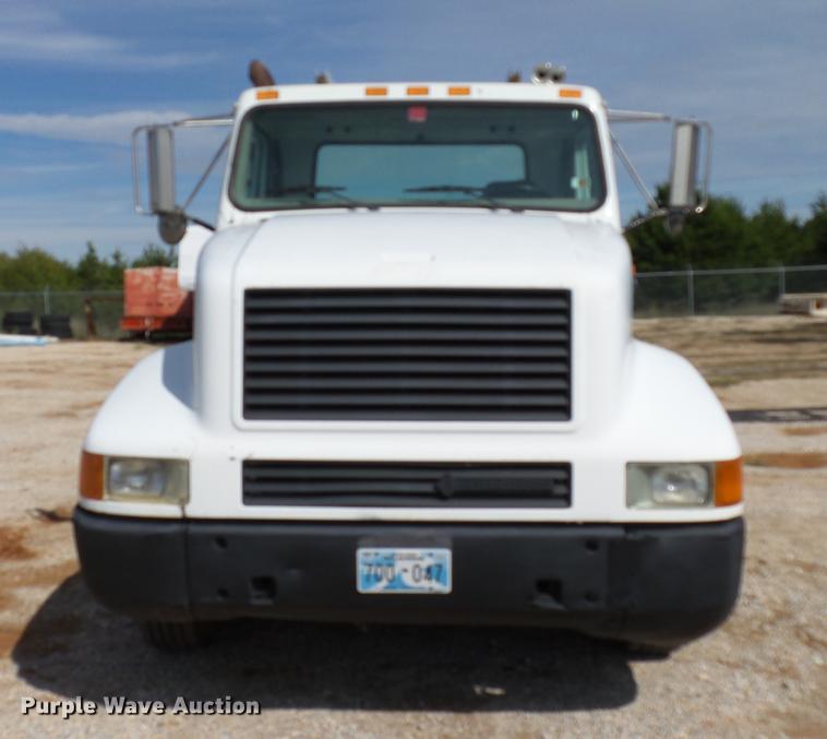 image for item DB4197 1996 International 8200 semi truck