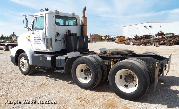 image for item DB4197 1996 International 8200 semi truck