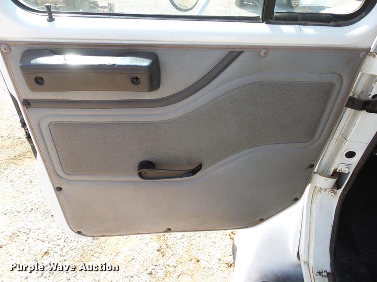 image for item DB4197 1996 International 8200 semi truck