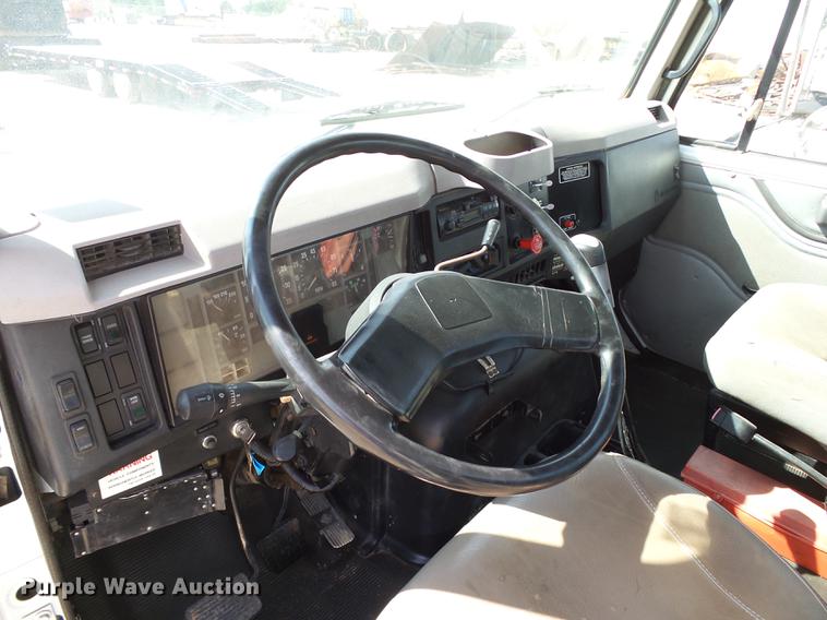 image for item DB4197 1996 International 8200 semi truck