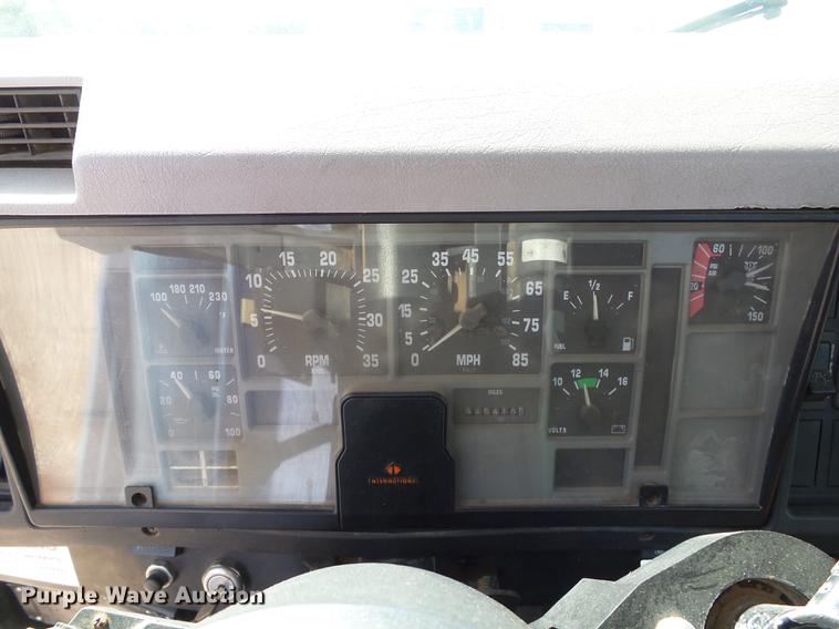 image for item DB4197 1996 International 8200 semi truck