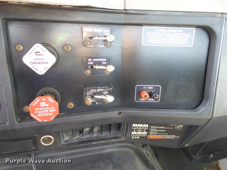 image for item DB4197 1996 International 8200 semi truck