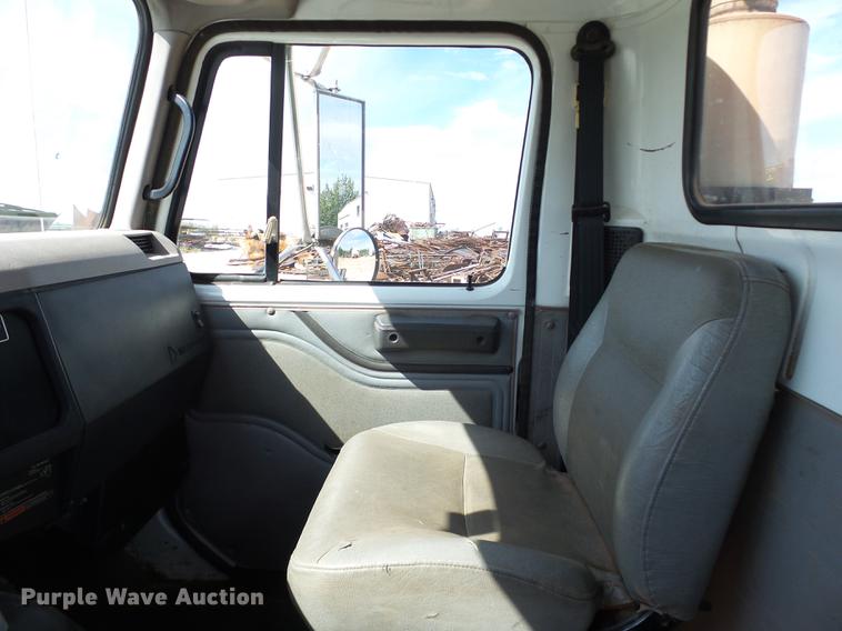 image for item DB4197 1996 International 8200 semi truck