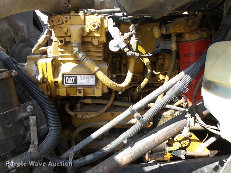 image for item DB4197 1996 International 8200 semi truck