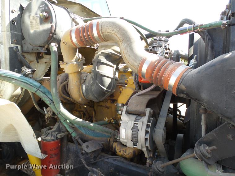 image for item DB4197 1996 International 8200 semi truck