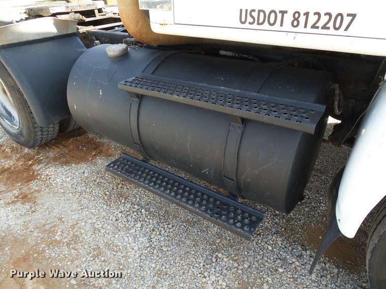 image for item DB4197 1996 International 8200 semi truck