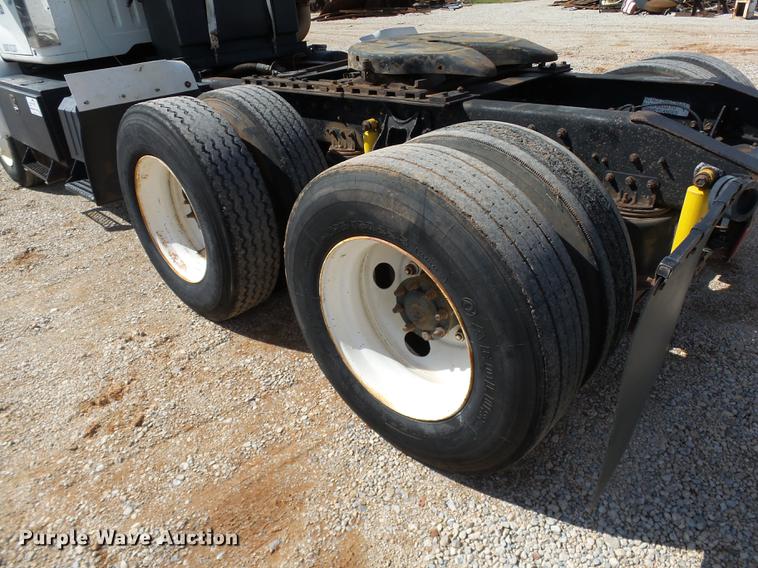 image for item DB4197 1996 International 8200 semi truck