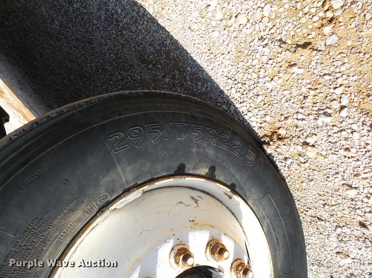 image for item DB4197 1996 International 8200 semi truck