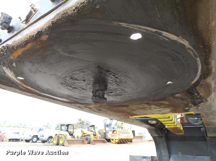 image for item DB4202 2004 Trail King Advantage TK110HDG-533 HG series lowboy equipment trailer