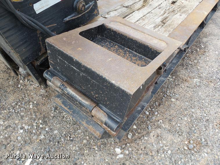 image for item DB4202 2004 Trail King Advantage TK110HDG-533 HG series lowboy equipment trailer