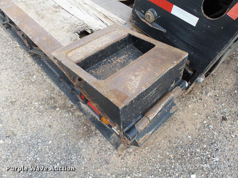 image for item DB4202 2004 Trail King Advantage TK110HDG-533 HG series lowboy equipment trailer