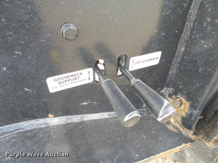 image for item DB4202 2004 Trail King Advantage TK110HDG-533 HG series lowboy equipment trailer