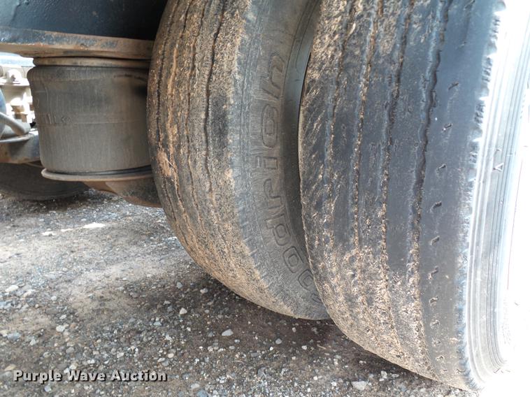 image for item DB4202 2004 Trail King Advantage TK110HDG-533 HG series lowboy equipment trailer