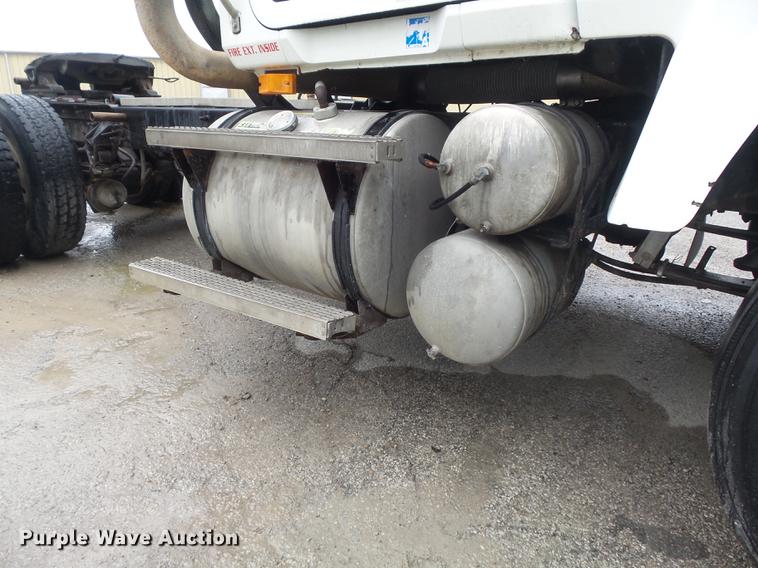 image for item DB6388 2000 Mack CH613 semi truck