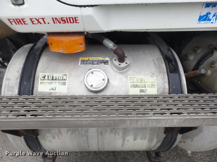 image for item DB6388 2000 Mack CH613 semi truck