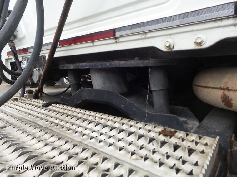 image for item DB6388 2000 Mack CH613 semi truck