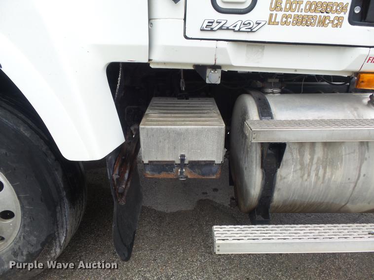 image for item DB6388 2000 Mack CH613 semi truck