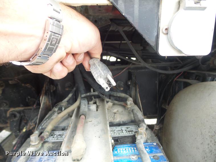 image for item DB6388 2000 Mack CH613 semi truck