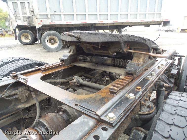 image for item DB6388 2000 Mack CH613 semi truck