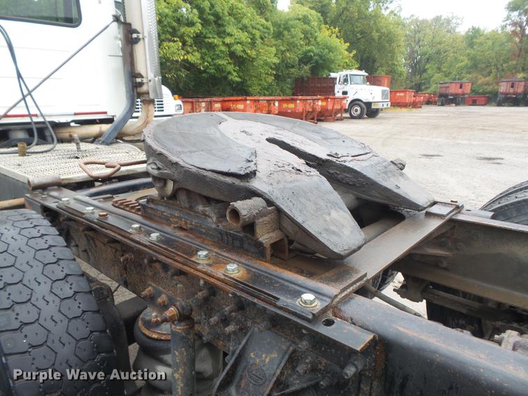 image for item DB6388 2000 Mack CH613 semi truck