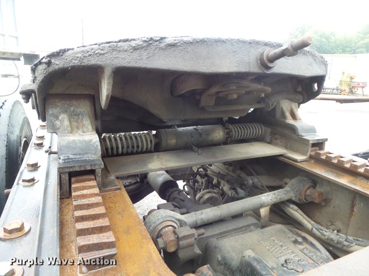 image for item DB6388 2000 Mack CH613 semi truck