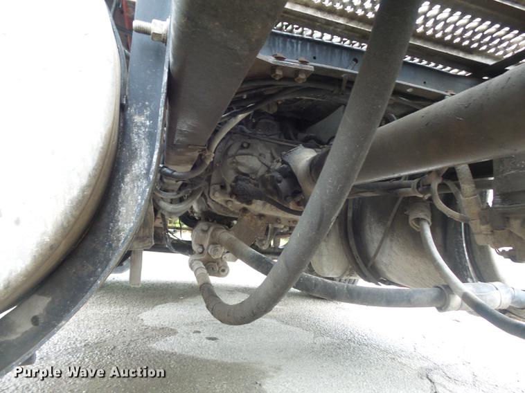 image for item DB6388 2000 Mack CH613 semi truck