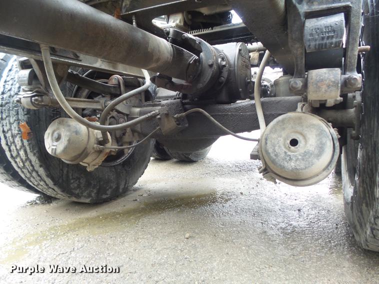 image for item DB6388 2000 Mack CH613 semi truck