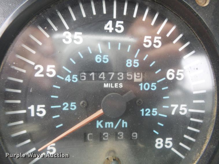 image for item DB6388 2000 Mack CH613 semi truck