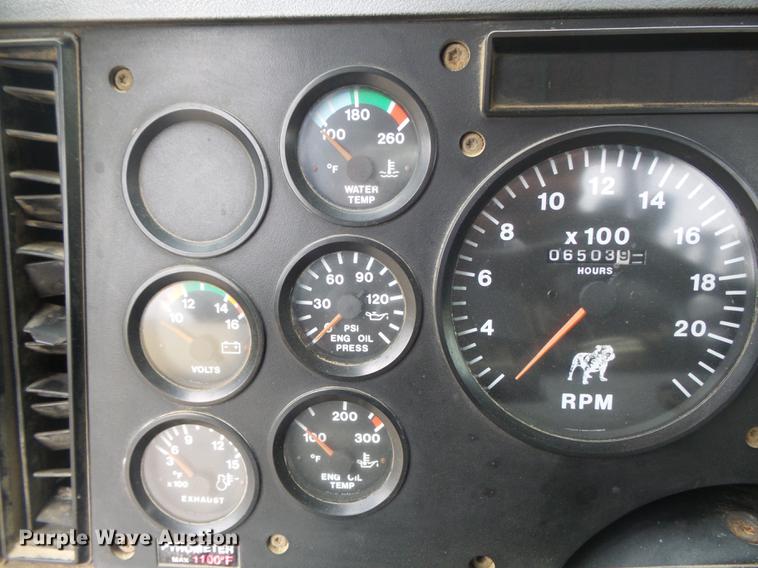 image for item DB6388 2000 Mack CH613 semi truck