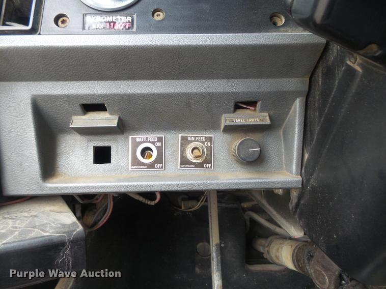 image for item DB6388 2000 Mack CH613 semi truck