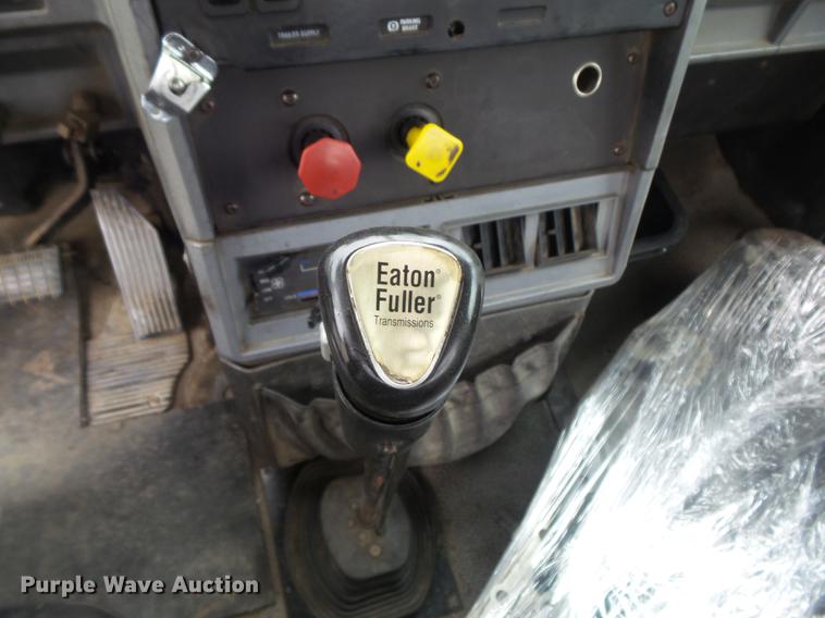 image for item DB6388 2000 Mack CH613 semi truck