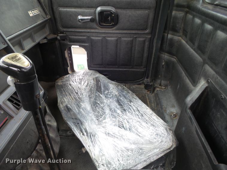 image for item DB6388 2000 Mack CH613 semi truck