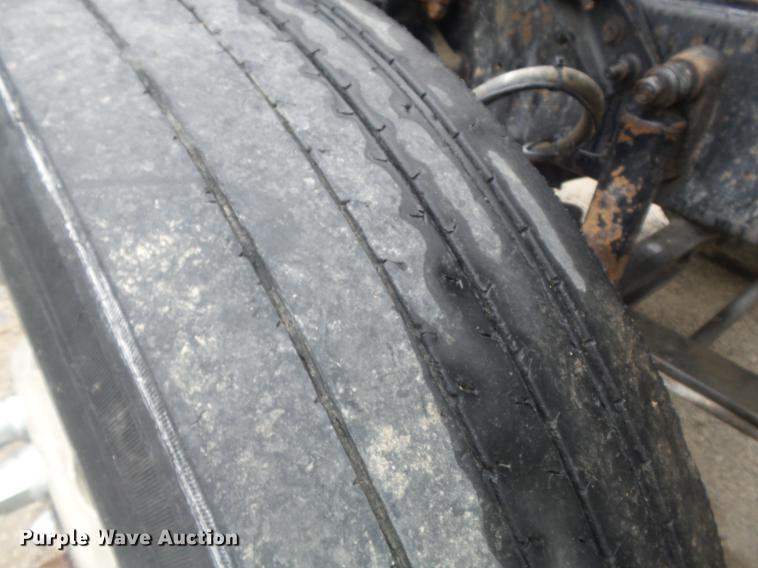 image for item DB6388 2000 Mack CH613 semi truck