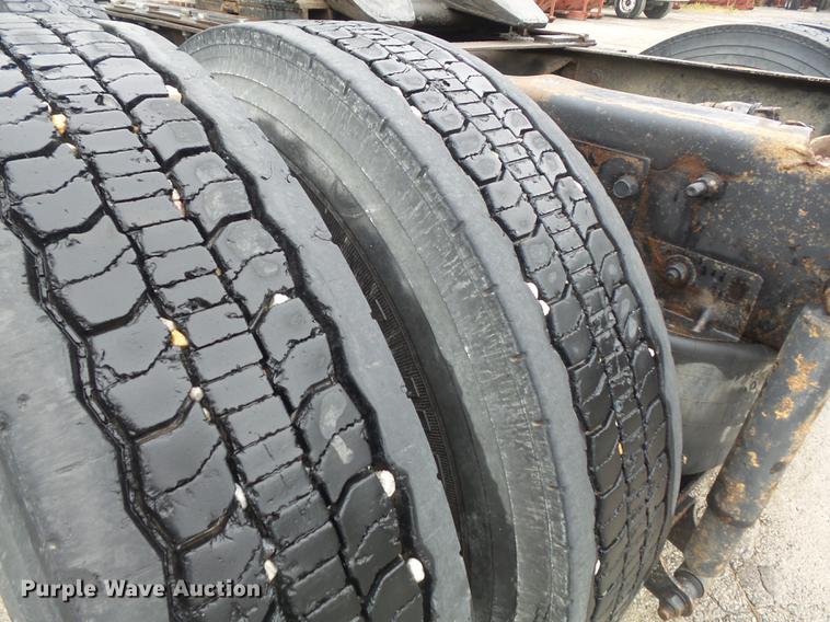 image for item DB6388 2000 Mack CH613 semi truck