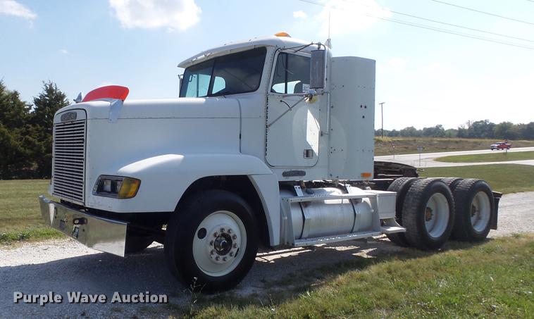 image for item DB6403 1994 Freightliner FLD semi truck