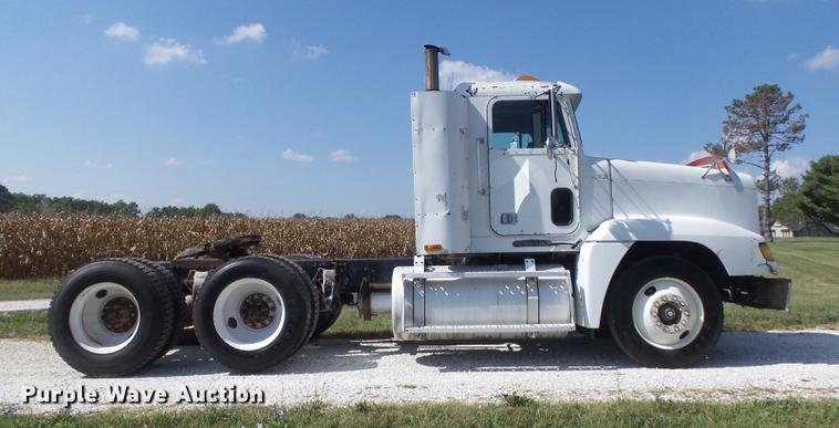 image for item DB6403 1994 Freightliner FLD semi truck