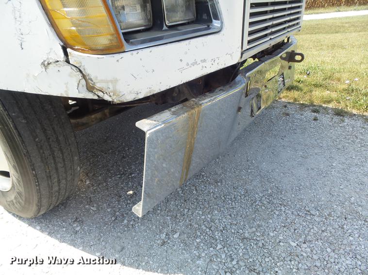 image for item DB6403 1994 Freightliner FLD semi truck