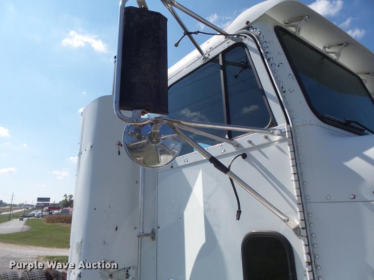 image for item DB6403 1994 Freightliner FLD semi truck