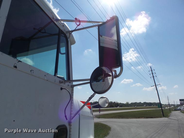 image for item DB6403 1994 Freightliner FLD semi truck