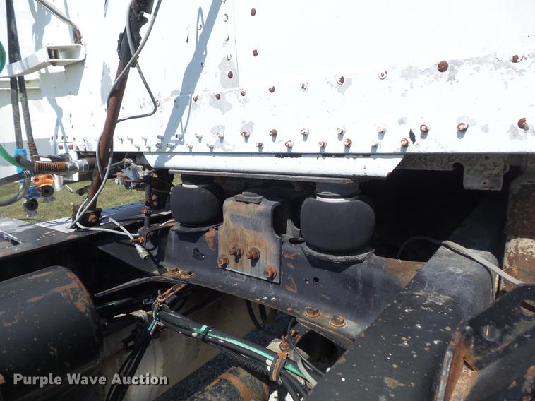 image for item DB6403 1994 Freightliner FLD semi truck