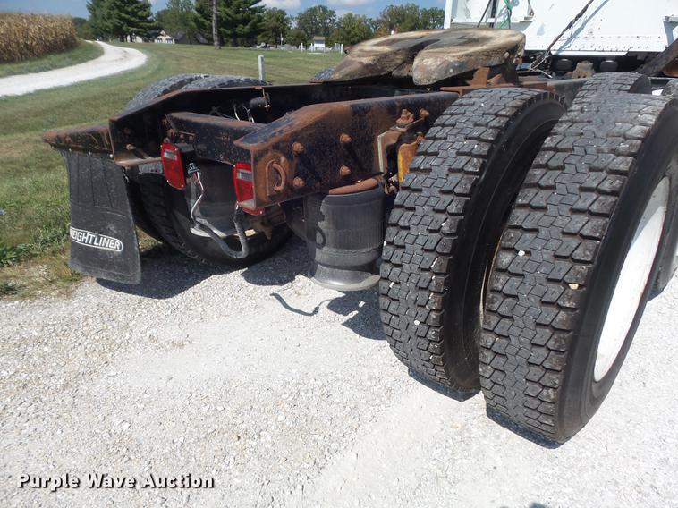 image for item DB6403 1994 Freightliner FLD semi truck