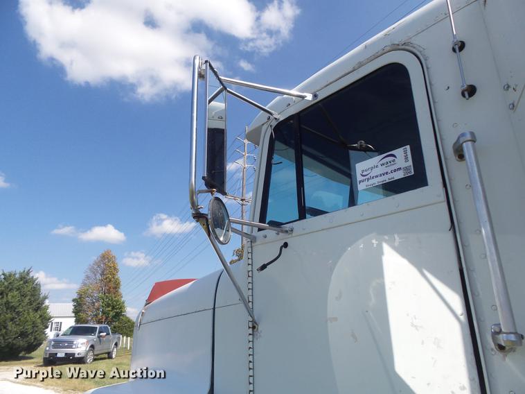 image for item DB6403 1994 Freightliner FLD semi truck