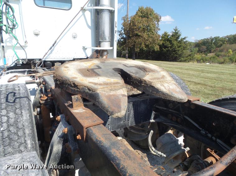 image for item DB6403 1994 Freightliner FLD semi truck