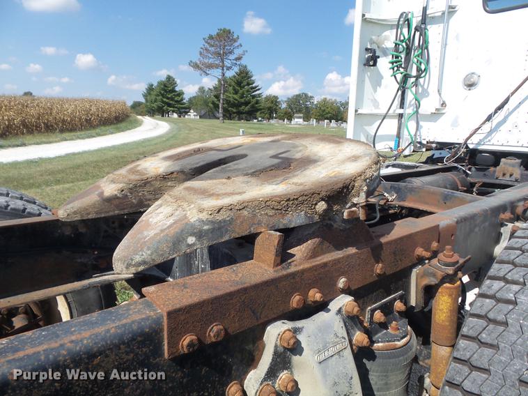 image for item DB6403 1994 Freightliner FLD semi truck