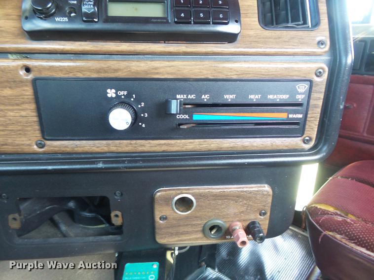 image for item DB6403 1994 Freightliner FLD semi truck