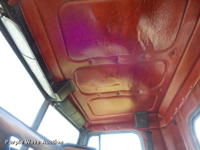 image for item DB6403 1994 Freightliner FLD semi truck