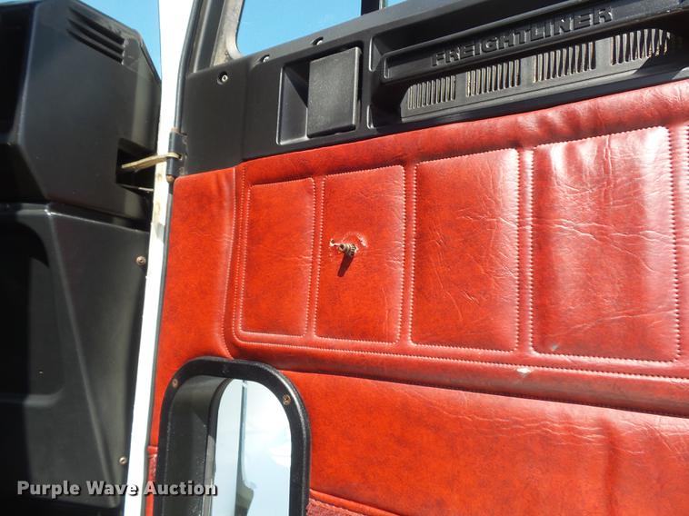 image for item DB6403 1994 Freightliner FLD semi truck