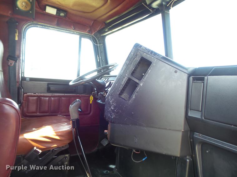 image for item DB6403 1994 Freightliner FLD semi truck